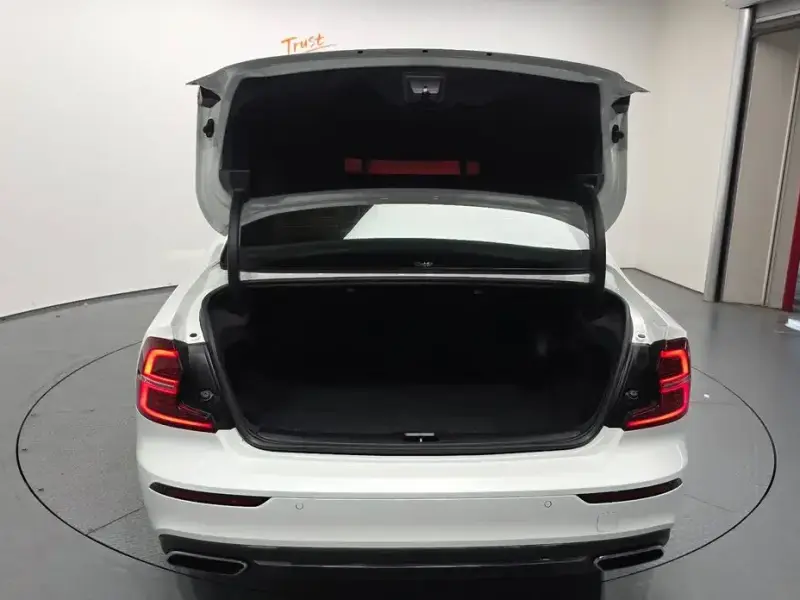 2021 Volvo S60 с пробегом 73 522 км