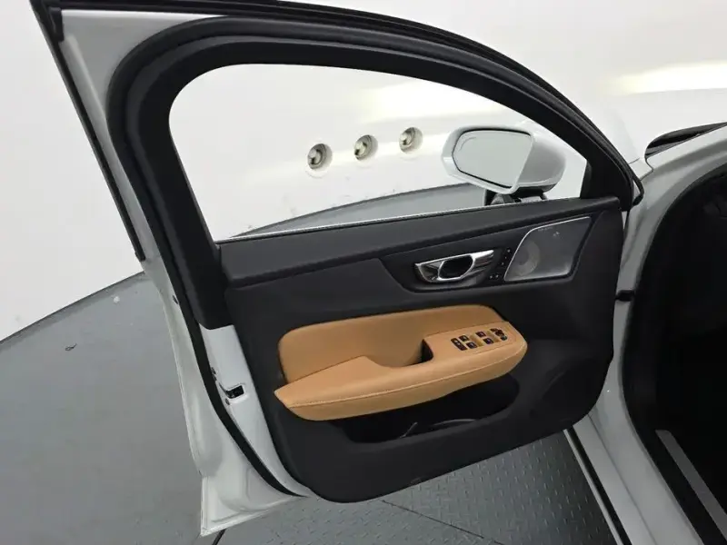 2021 Volvo S60 с пробегом 73 522 км