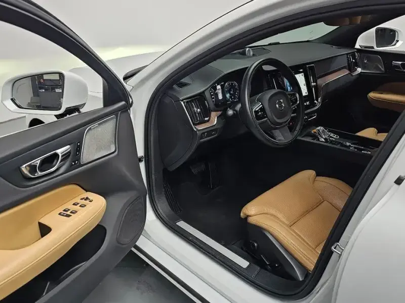 2021 Volvo S60 с пробегом 67 164 км