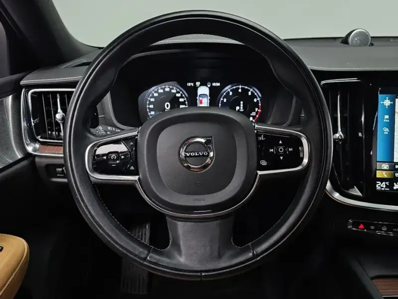 2021 Volvo S60 с пробегом 67 164 км