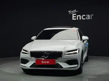 2024 Volvo S60 с пробегом 10 740 км
