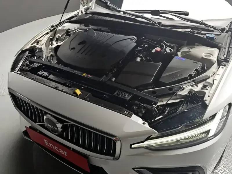2024 Volvo S60 с пробегом 10 740 км