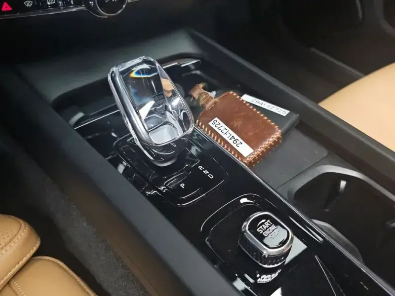 2024 Volvo S60 с пробегом 10 740 км