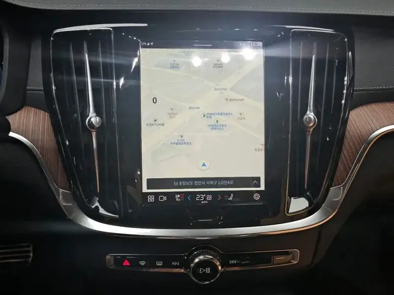 2024 Volvo S60 с пробегом 10 740 км