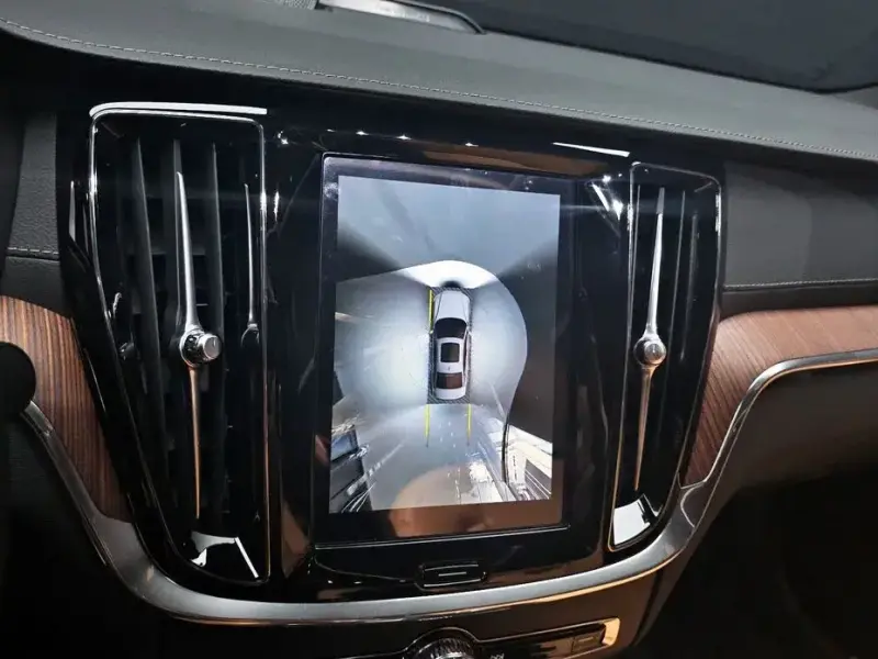 2024 Volvo S60 с пробегом 10 740 км