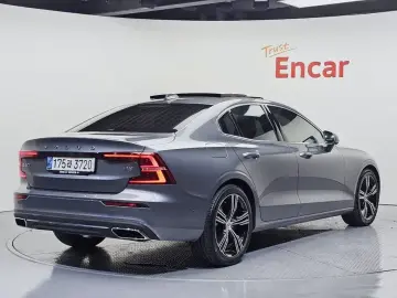 2021 Volvo S60 с пробегом 56 286 км