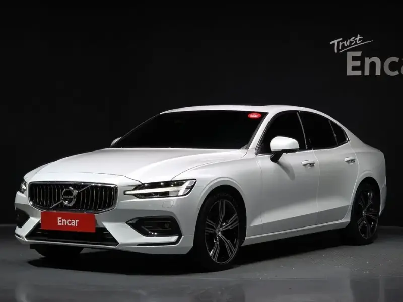 2021 Volvo S60 с пробегом 13 498 км