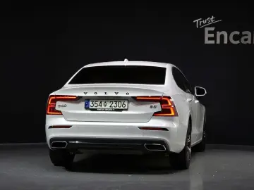 2021 Volvo S60 с пробегом 13 498 км