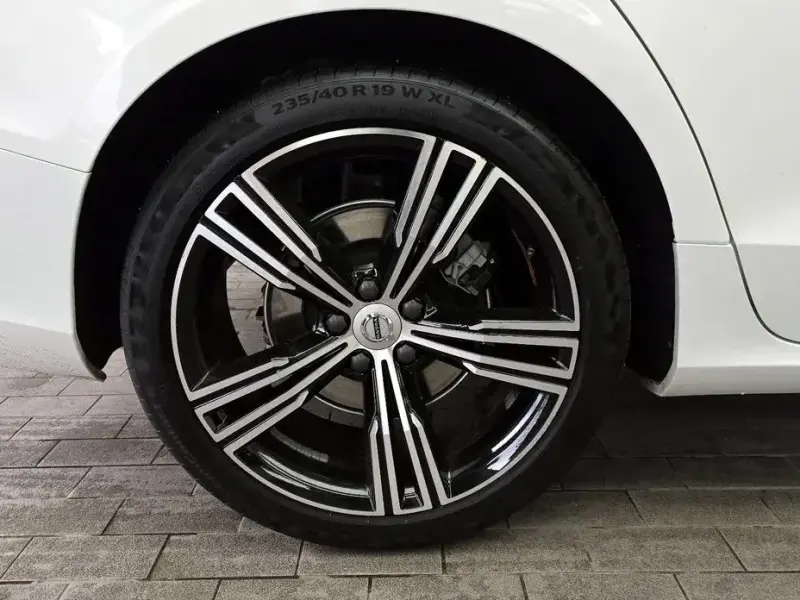 2021 Volvo S60 с пробегом 13 498 км