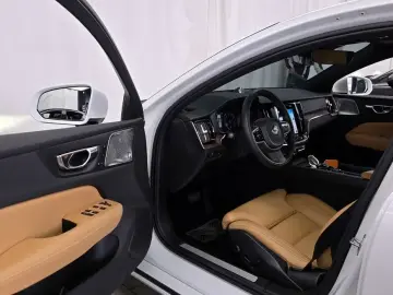2021 Volvo S60 с пробегом 13 498 км