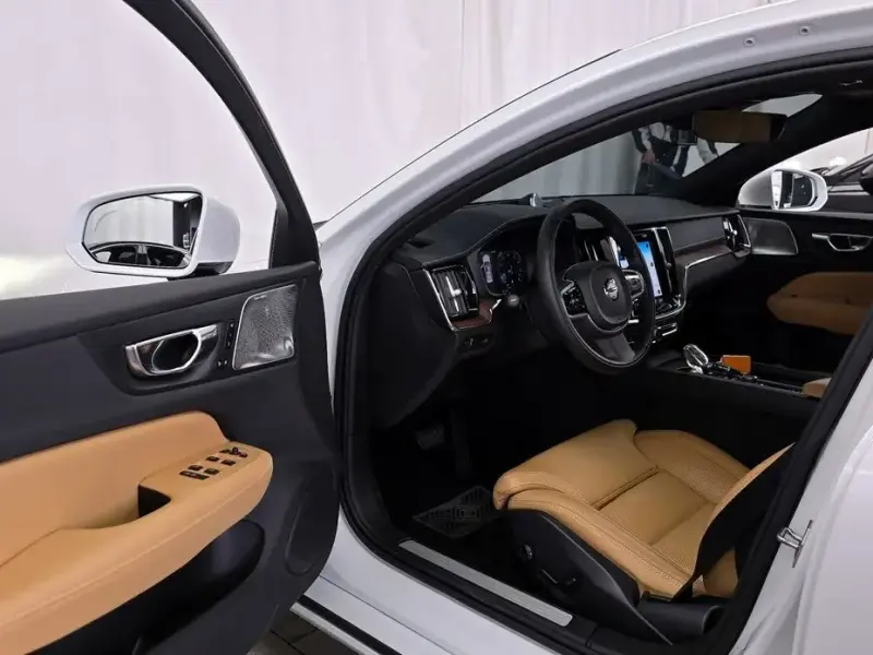 2021 Volvo S60 с пробегом 13 498 км