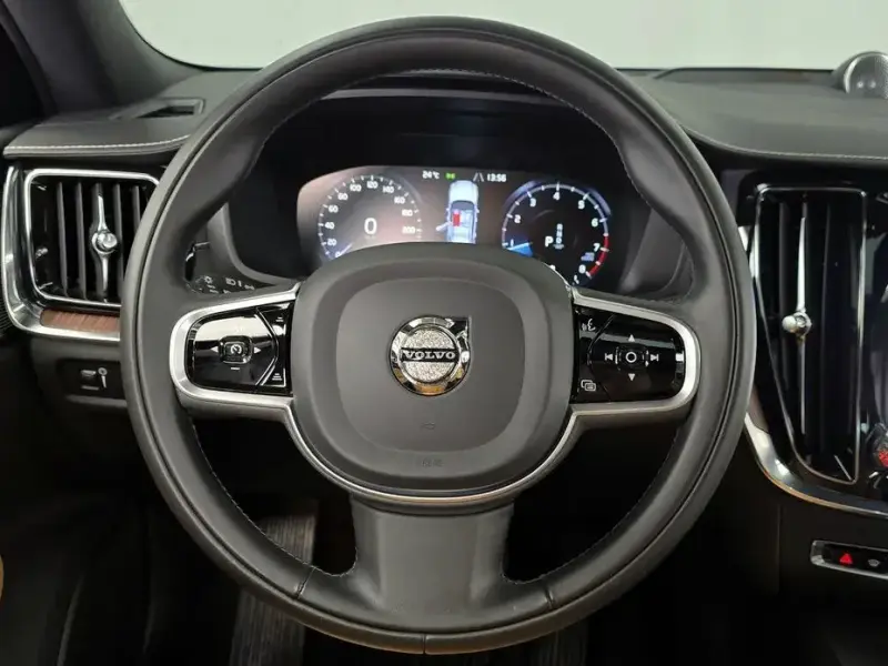 2021 Volvo S60 с пробегом 13 498 км