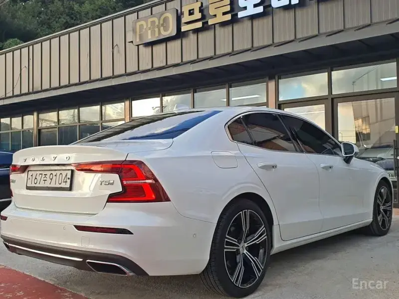 2020 Volvo S60 с пробегом 92 970 км