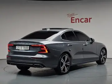 2020 Volvo S60 с пробегом 63 972 км