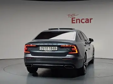 2020 Volvo S60 с пробегом 63 972 км