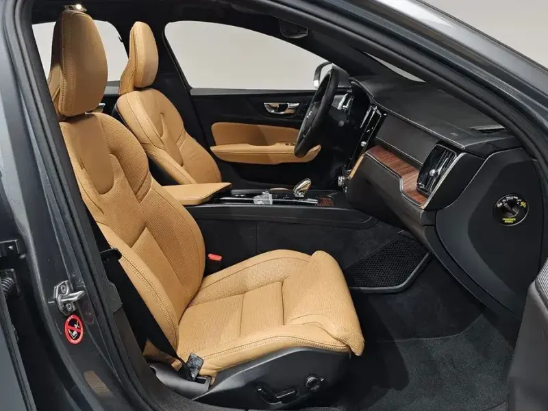2020 Volvo S60 с пробегом 63 972 км