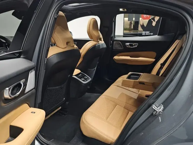 2020 Volvo S60 с пробегом 63 972 км