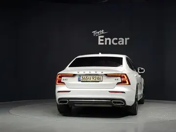 2021 Volvo S60 с пробегом 34 705 км