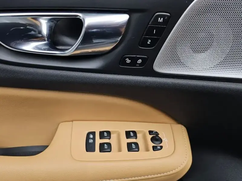 2020 Volvo S60 с пробегом 63 972 км
