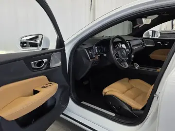 2021 Volvo S60 с пробегом 34 705 км
