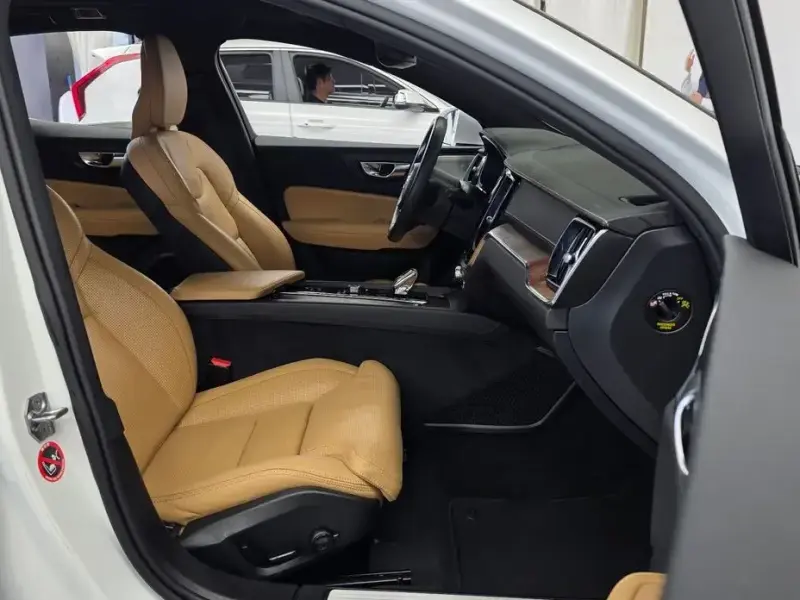 2021 Volvo S60 с пробегом 34 705 км