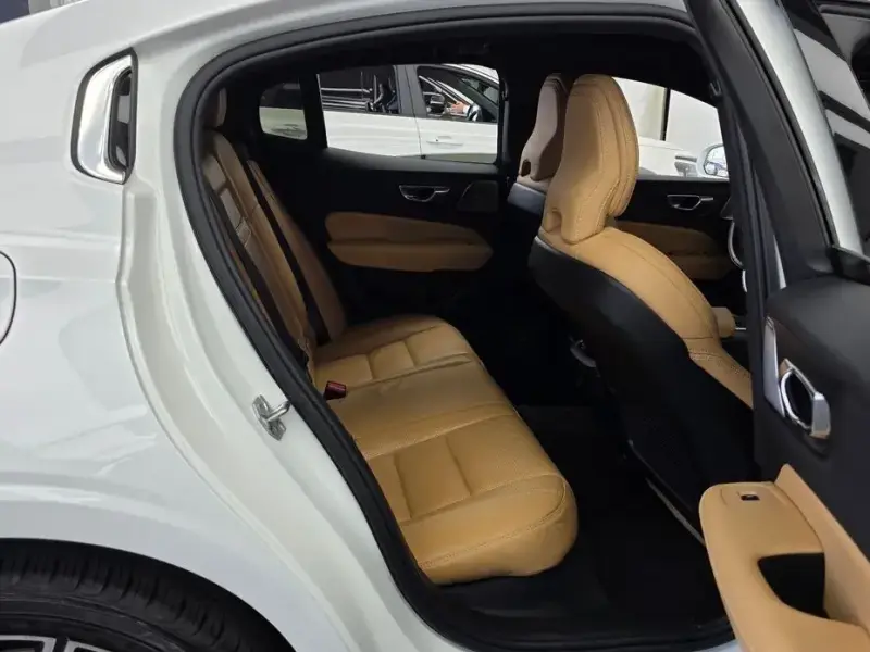 2021 Volvo S60 с пробегом 34 705 км