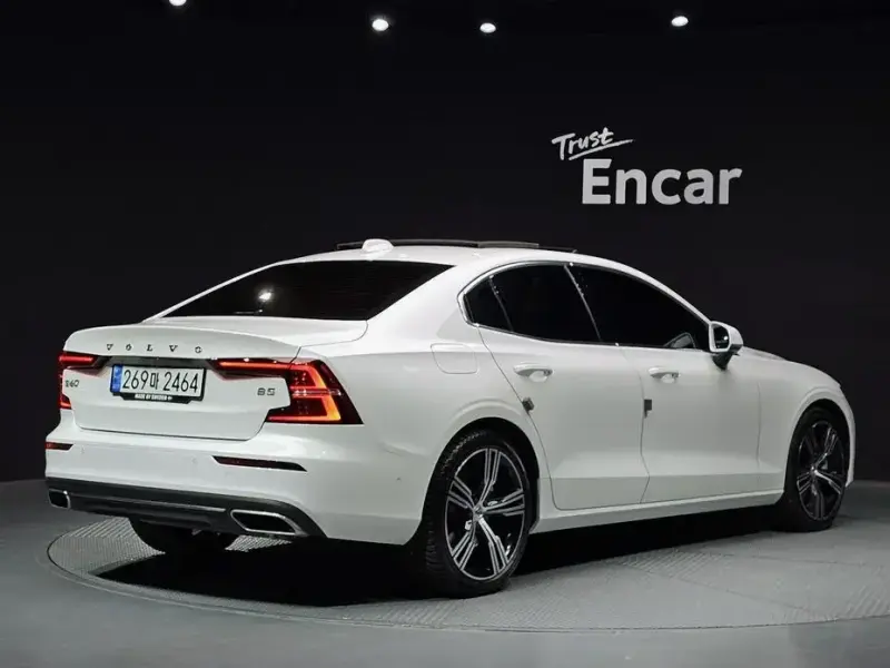 2020 Volvo S60 с пробегом 43 637 км