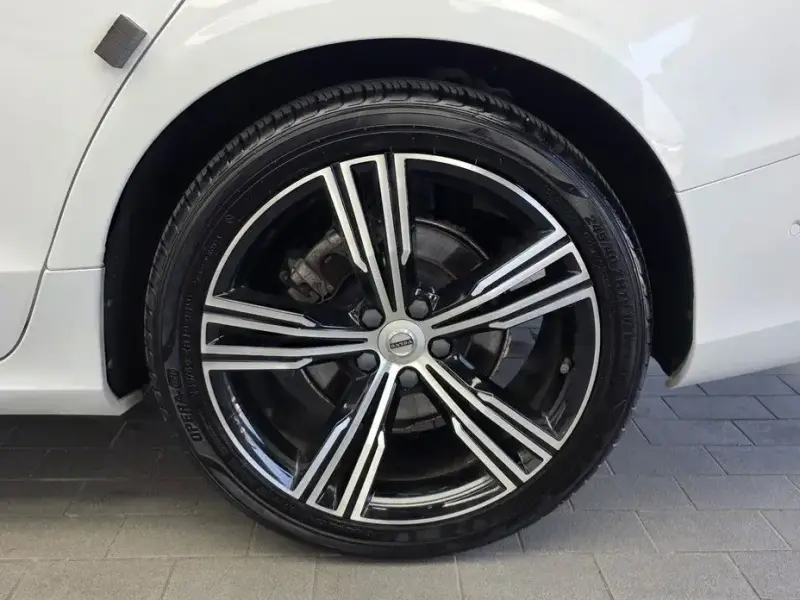 2021 Volvo S60 с пробегом 34 705 км