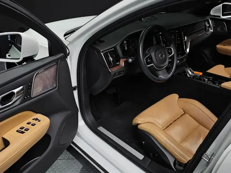 2020 Volvo S60 с пробегом 43 637 км