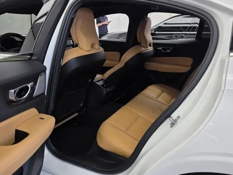 2021 Volvo S60 с пробегом 34 705 км