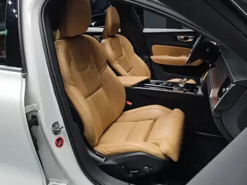 2020 Volvo S60 с пробегом 43 637 км
