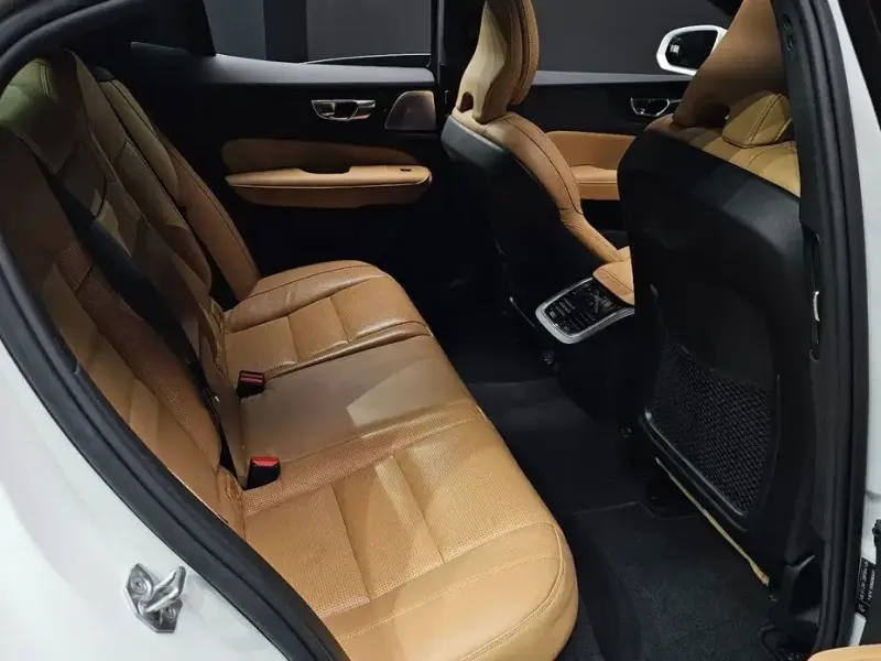 2020 Volvo S60 с пробегом 43 637 км