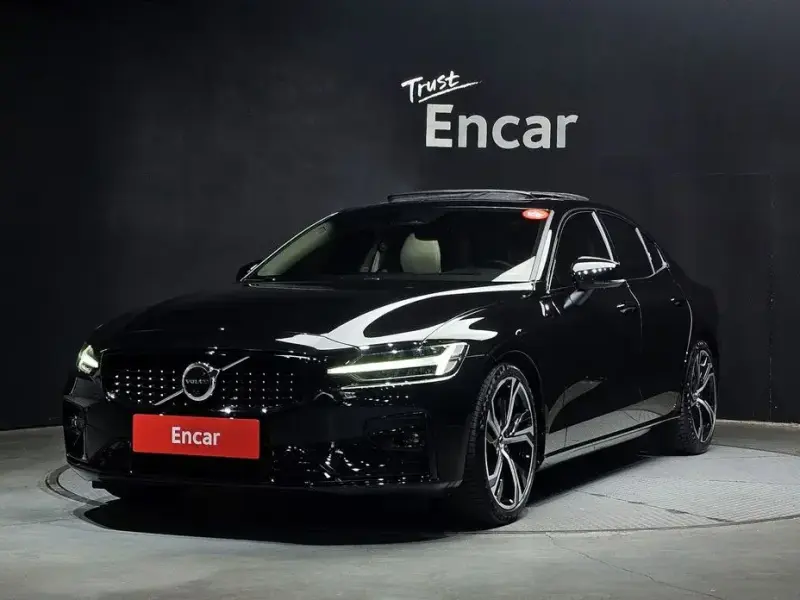 2023 Volvo S60 с пробегом 27 715 км