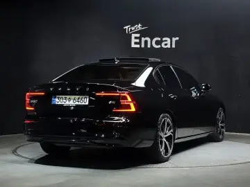 2023 Volvo S60 с пробегом 27 715 км
