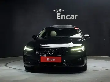 2023 Volvo S60 с пробегом 27 715 км