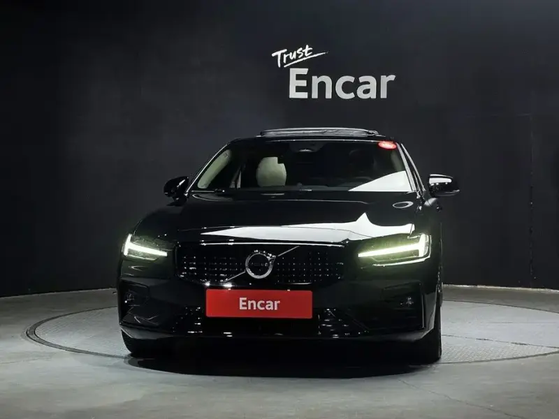 2023 Volvo S60 с пробегом 27 715 км