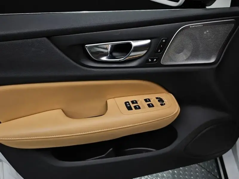 2020 Volvo S60 с пробегом 43 637 км