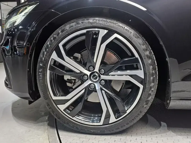 2023 Volvo S60 с пробегом 27 715 км