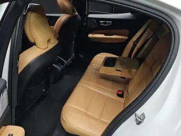 2020 Volvo S60 с пробегом 43 637 км