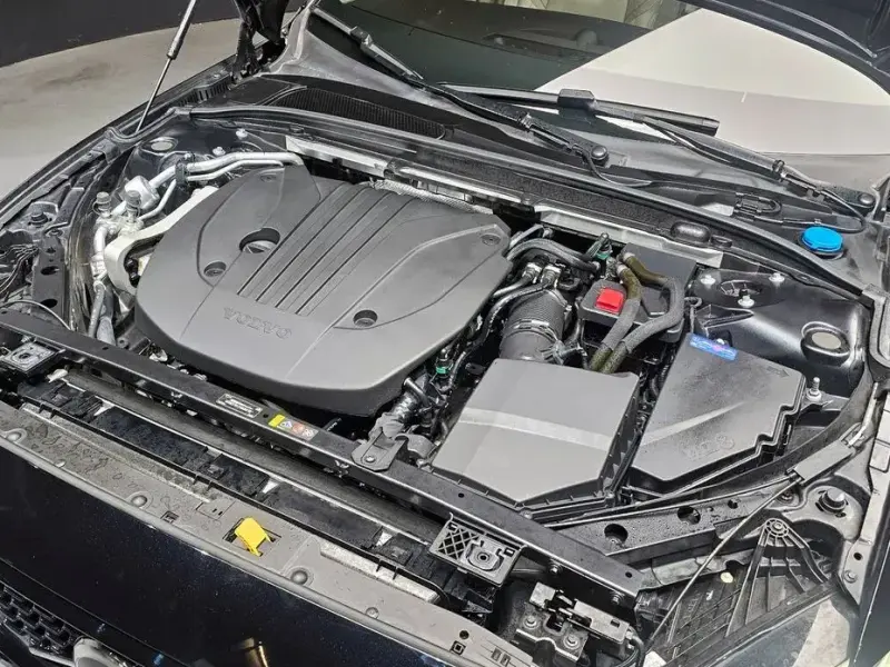 2023 Volvo S60 с пробегом 27 715 км
