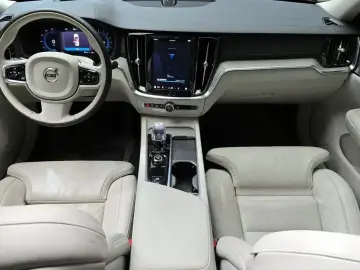 2023 Volvo S60 с пробегом 27 715 км
