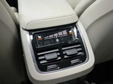 2023 Volvo S60 с пробегом 27 715 км