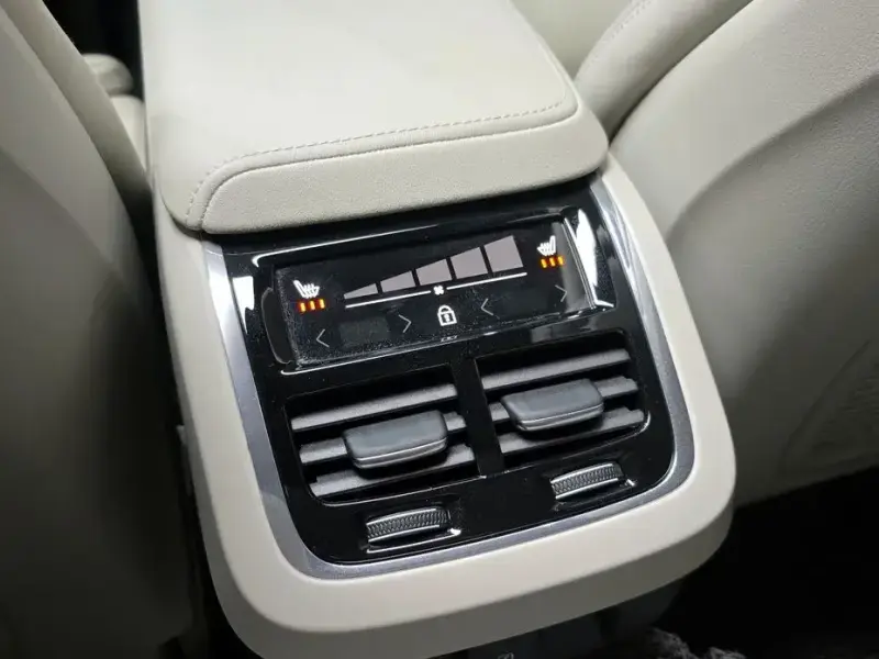 2023 Volvo S60 с пробегом 27 715 км