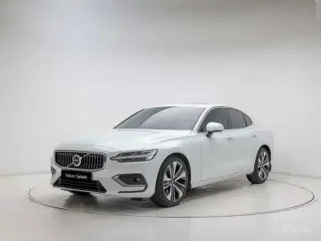 2023 Volvo S60 с пробегом 11 801 км