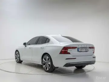 2023 Volvo S60 с пробегом 11 801 км