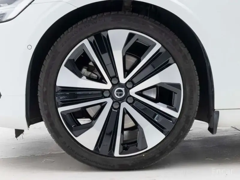 2023 Volvo S60 с пробегом 11 801 км