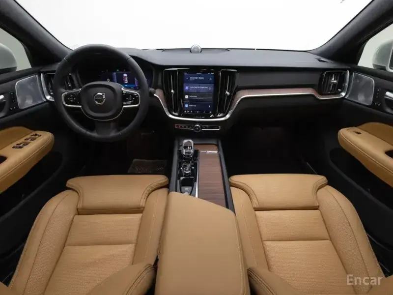 2023 Volvo S60 с пробегом 11 801 км