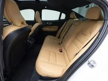 2023 Volvo S60 с пробегом 11 801 км