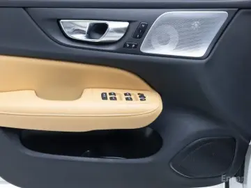 2023 Volvo S60 с пробегом 11 801 км