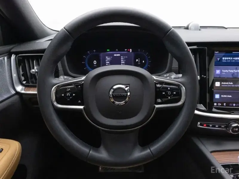 2023 Volvo S60 с пробегом 11 801 км